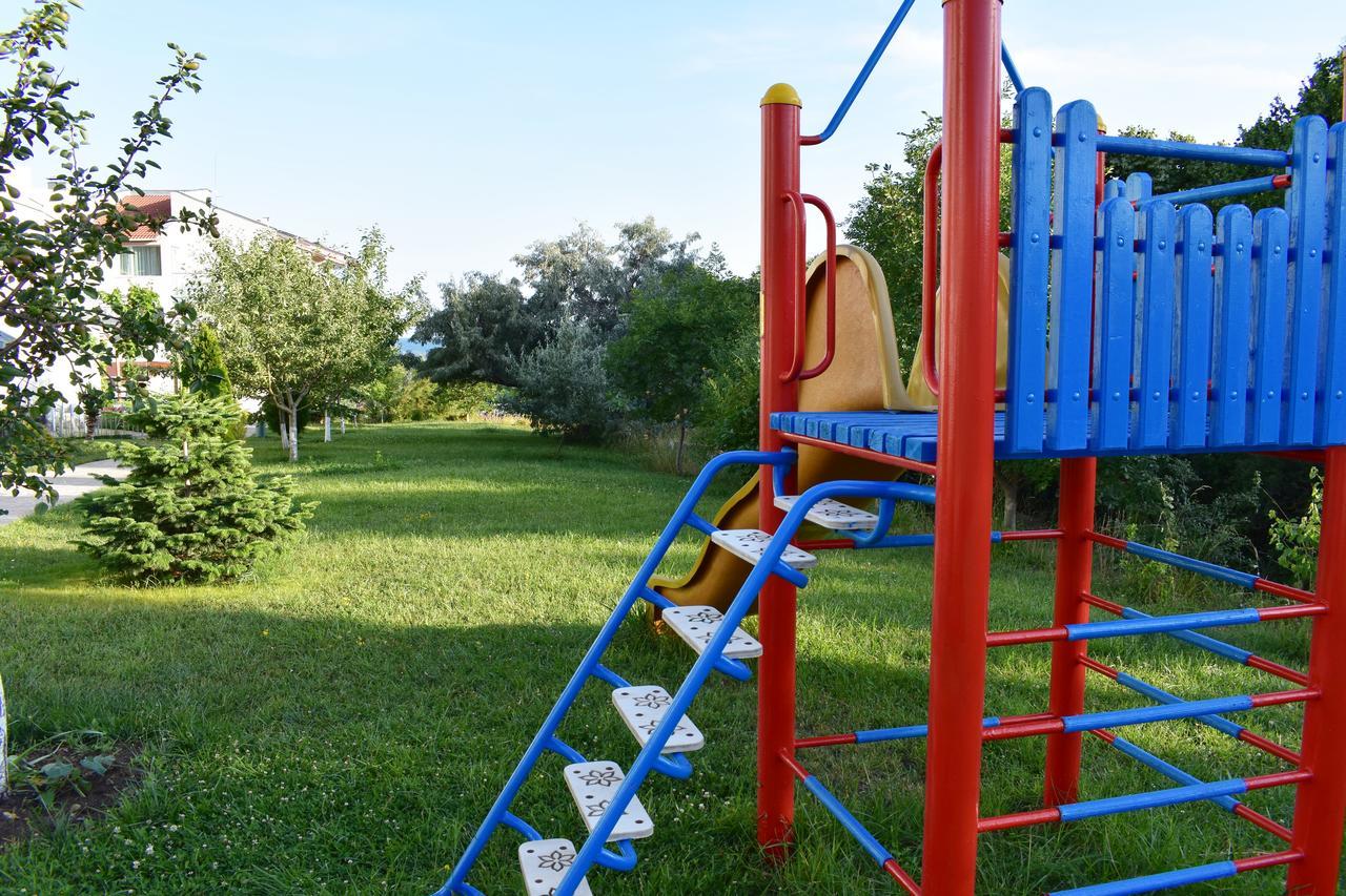 Nushev Hotel Sveti Vlas Eksteriør billede